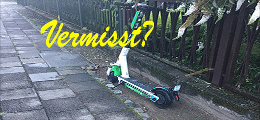 Wochenlang stand oder lag der Roller an verschiedenen Standorten ...